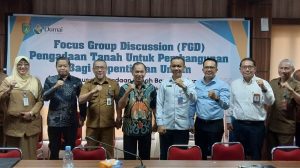 Prof. FX Sumarja Menjadi Narasumber FGD Pengelolaan Tanah di Kota Dumai, Riau
