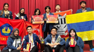 Tim Gasendra Universitas Lampung Raih Juara III Kompetisi Debat Hukum Nasional