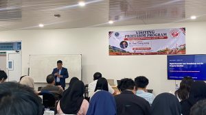 FH Unila Memulai Rangkaian Kegiatan Visiting Professor Dengan Teaching Legal Framework Digital Asset